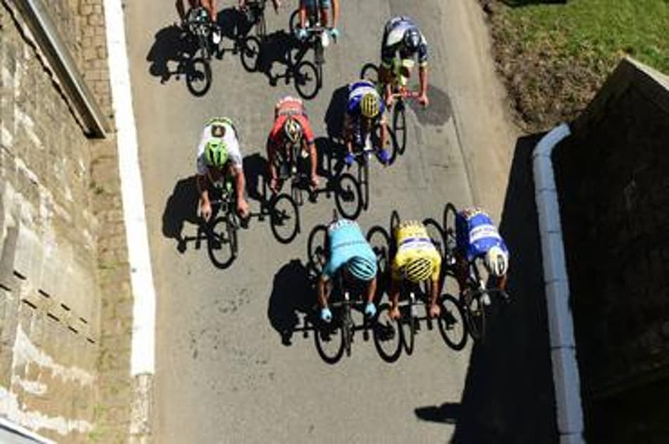 Ciclistas durante o Tour de France: neste ano serão 3.460 quilômetros em 23 dias e 21 etapas 