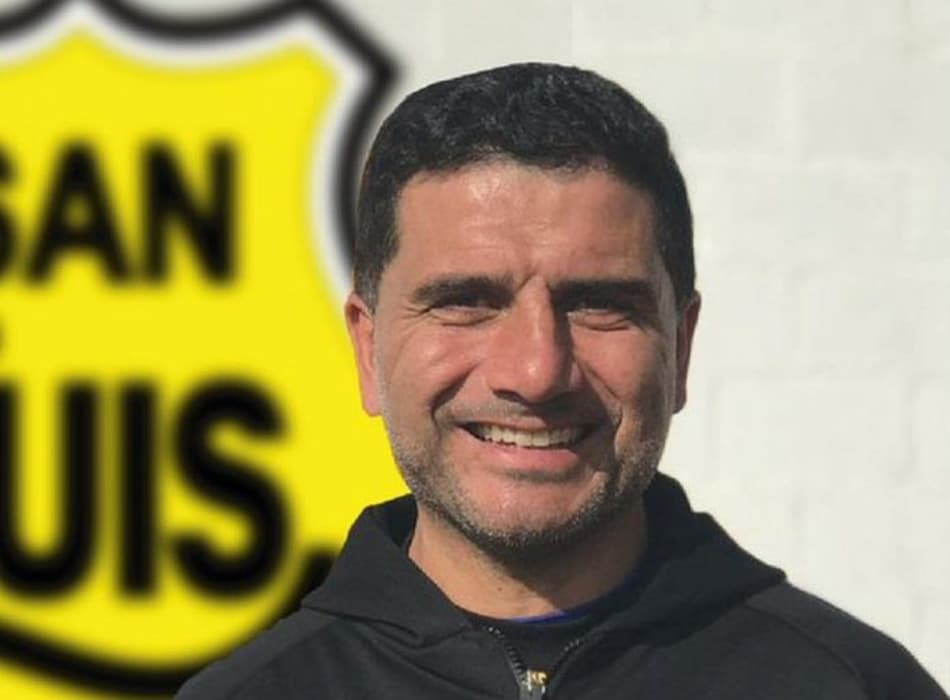 Sem sucesso com Maradona, time chileno acerta com auxiliar do ídolo argentino