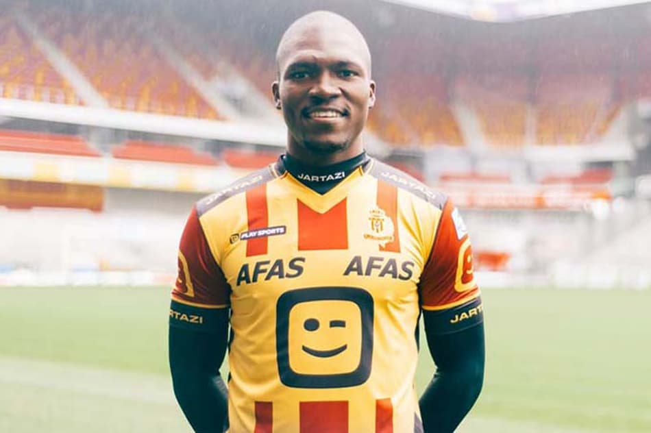 Sem espaço na Europa, zagueiro acerta com clube sul-americano