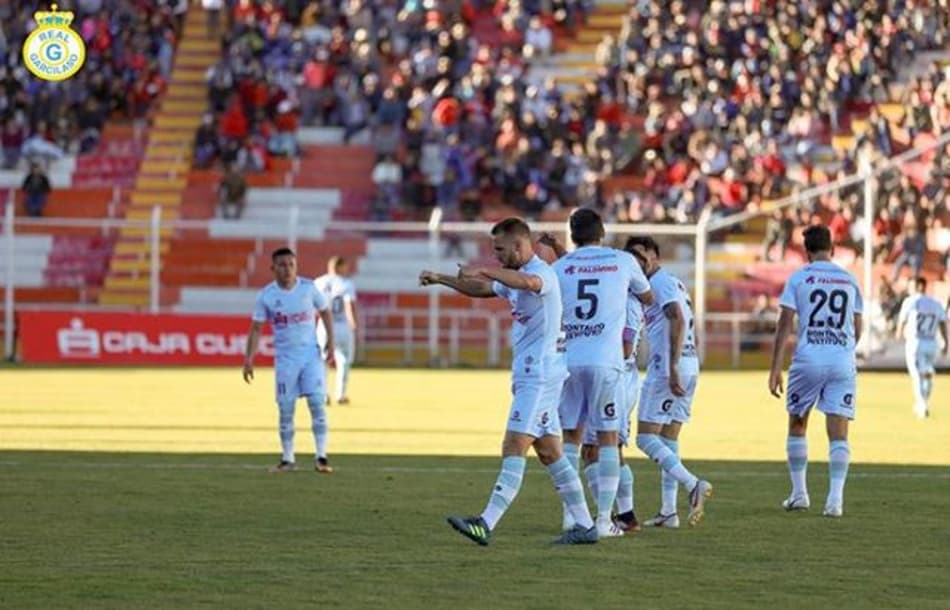 Real Garcilaso vence Cantolao e segue 100% na Copa Bicentenario