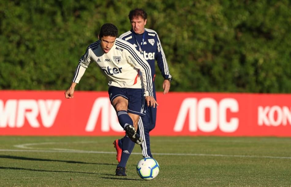 Cuca comanda nova atividade tática; veja como foi o treino do São Paulo
