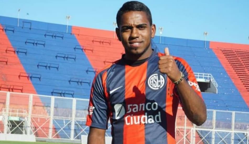 Clube argentino escapa de punição na FIFA por débito em compra de jogador; Entenda