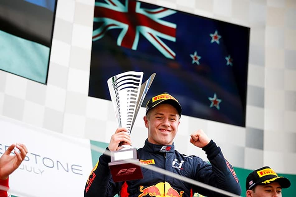 F-3: Vips vence de ponta a ponta em Silverstone; os brasileiros: Piquet em sexto e Drugovich em 13º