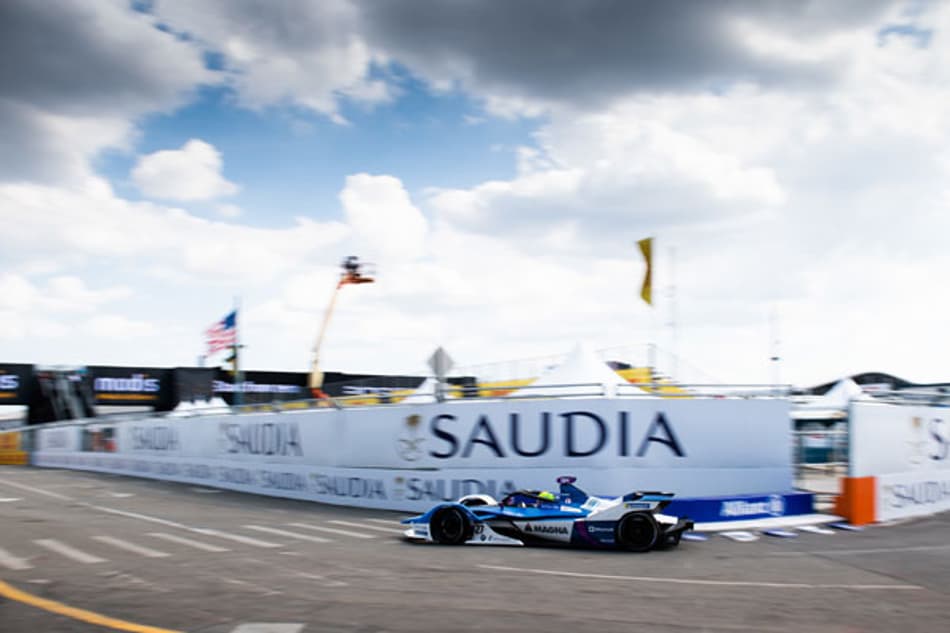 Alexander Sims garante nova pole para a BMW em Al-Diriayh