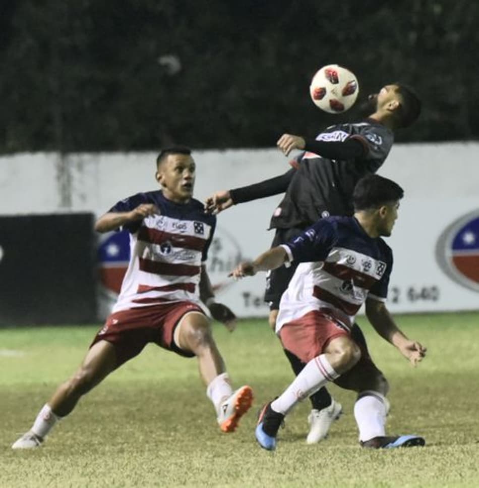 River Plate sofre, mas avança na Copa Paraguai