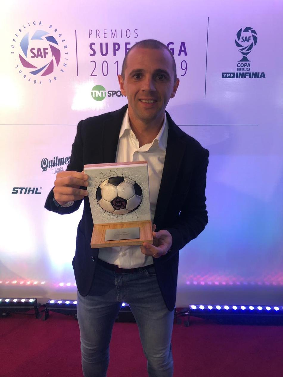Walter Montillo é premiado como melhor jogador na Argentina