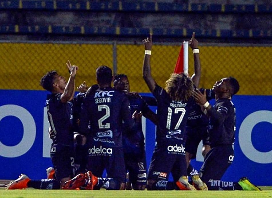 Técnico do Del Valle exalta a força do Corinthians: “Um dos maiores da América”