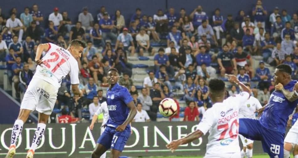 Antes de encarar o Flamengo, Emelec é derrotado no Campeonato Equatoriano