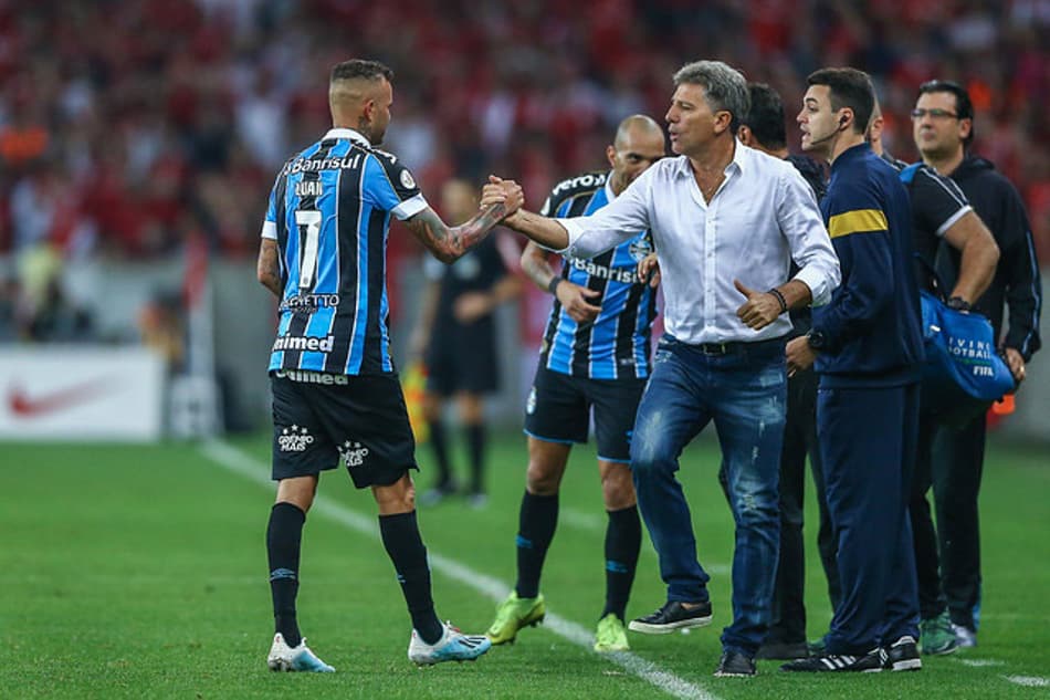 Luan alcança Renato Gaúcho em lista de artilheiros do Grêmio
