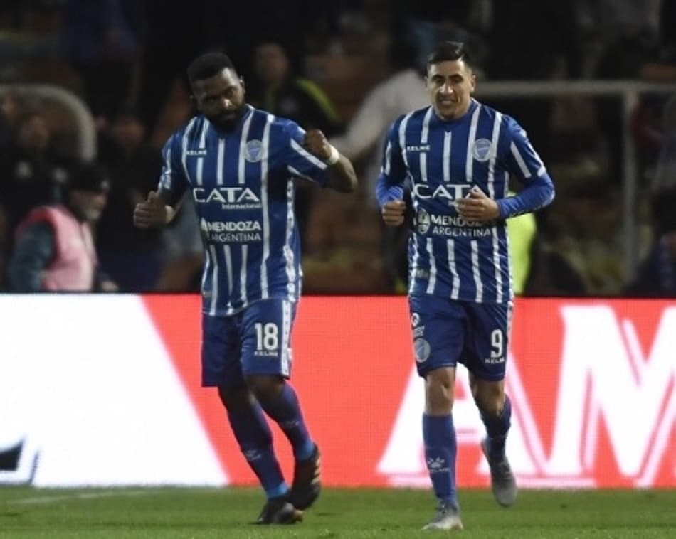 Santiago ‘Morro’ García confirma a sua fama de carrasco do Palmeiras; Confira