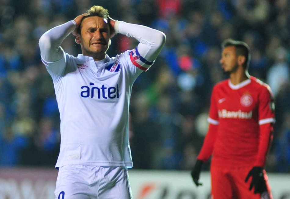Vovô artilheiro! Conheça o atacante de 36 anos que aterroriza a América do Sul