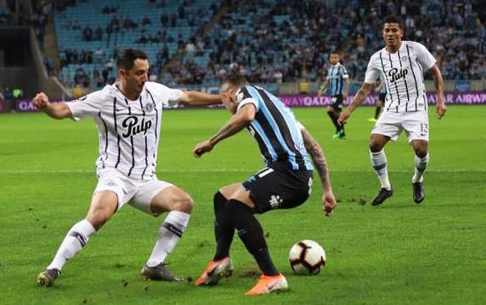 Com boa vantagem, Grêmio encara o Libertad de olho nas quartas de final
