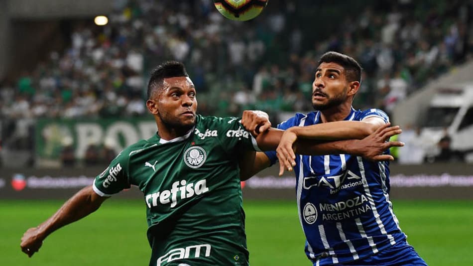 Zagueiro do Godoy Cruz deixa campo revoltado e revela diálogo com árbitro