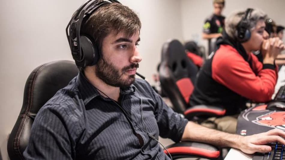 Ex-treinador Halier é banido de torneios da Riot após postagem sobre nazismo