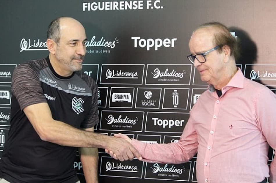 Em coletiva única, Figueirense apresenta Antonio Lopes e Vinicius Eutrópio