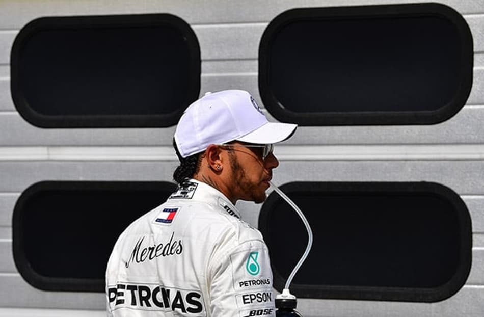 Lewis Hamilton espera uma briga apertada na volta das férias da Fórmula 1