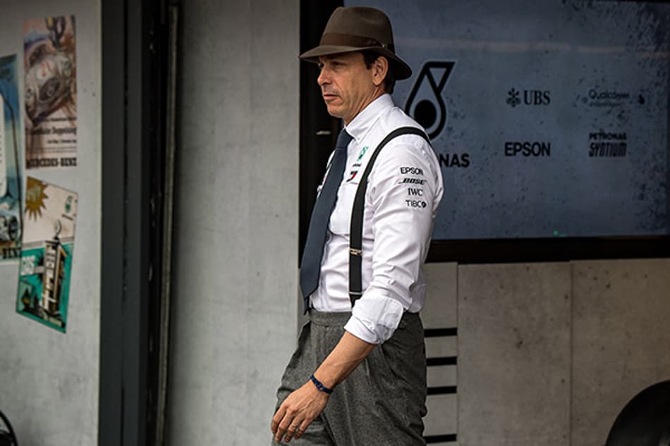 Mercedes poderá deixar de ser dominante na F1 com saída de Toto Wolff, afirma repórter britânico