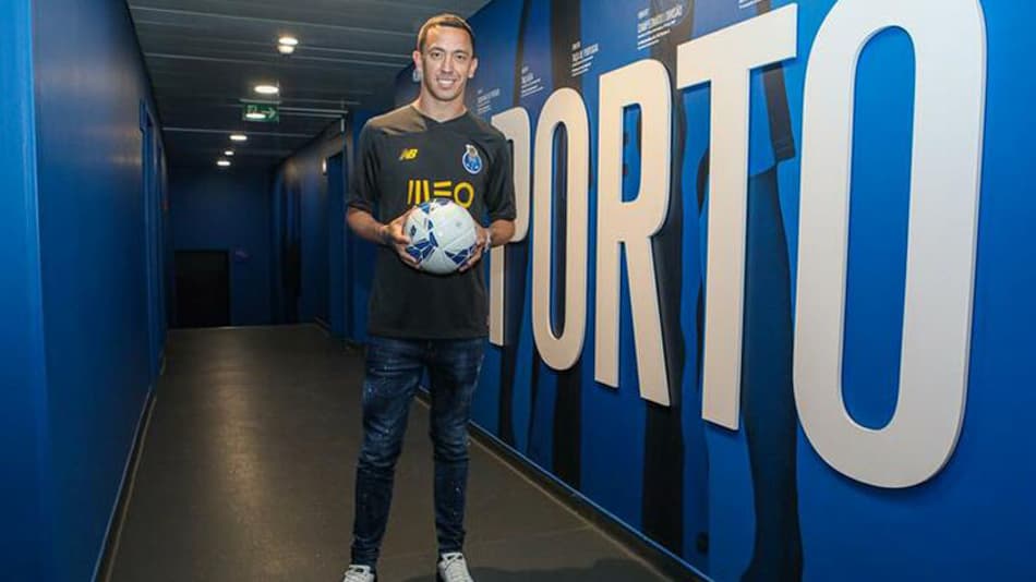 Porto oficializa goleiro da seleção argentina para o lugar de Casillas