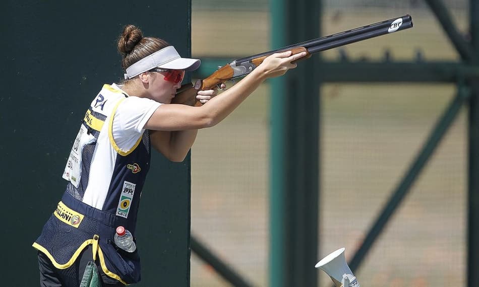 Tiro esportivo: Rachel Silva faz boa estreia e fica perto da final