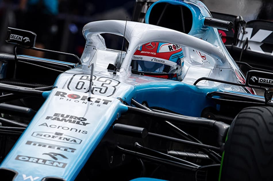Claire Williams elogia apresentações de George Russell durante temporada difícil