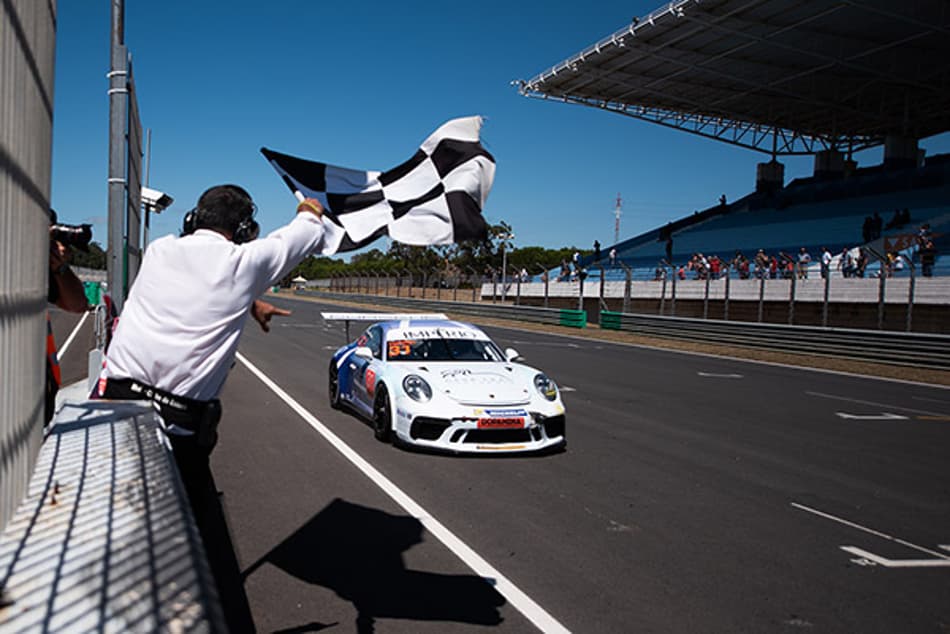 Porsche Cup: Hellmeister e Luca vencem os 300 km do Estoril na classe 4.0, com Leo Sanchez e Átila Abreu triunfando na 3.8