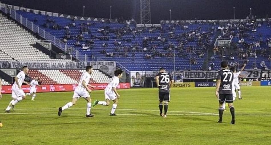 Libertad derrota Olimpia e assume a liderança do Clausura Paraguaio