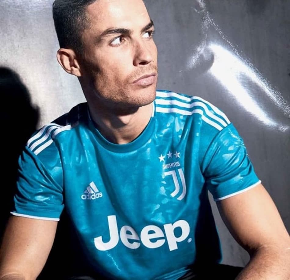 Juventus lança terceiro uniforme para a temporada 2019/2020; confira imagens