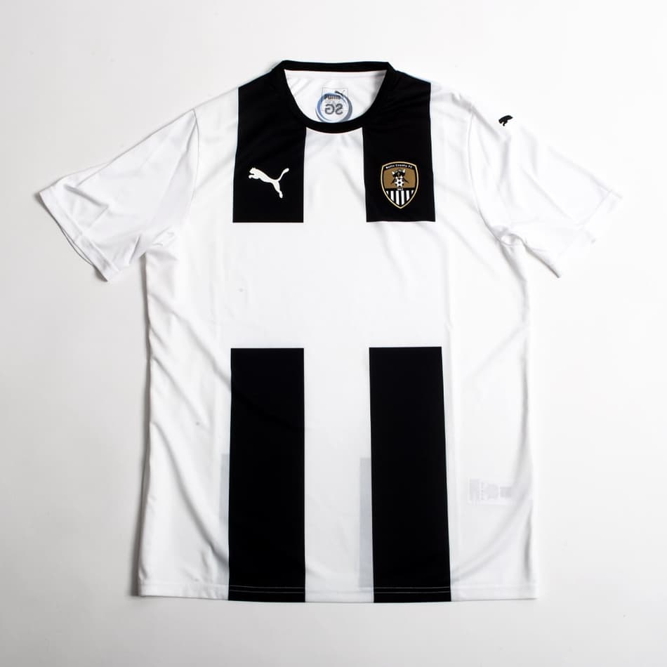 Clube mais antigo do mundo, Notts County lança uniformes após impasse com a Puma