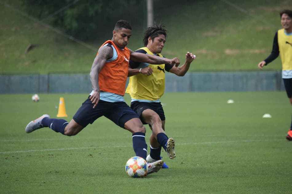 Após assinar no Jubilo Iwata, Lukian projeta sequência da equipe