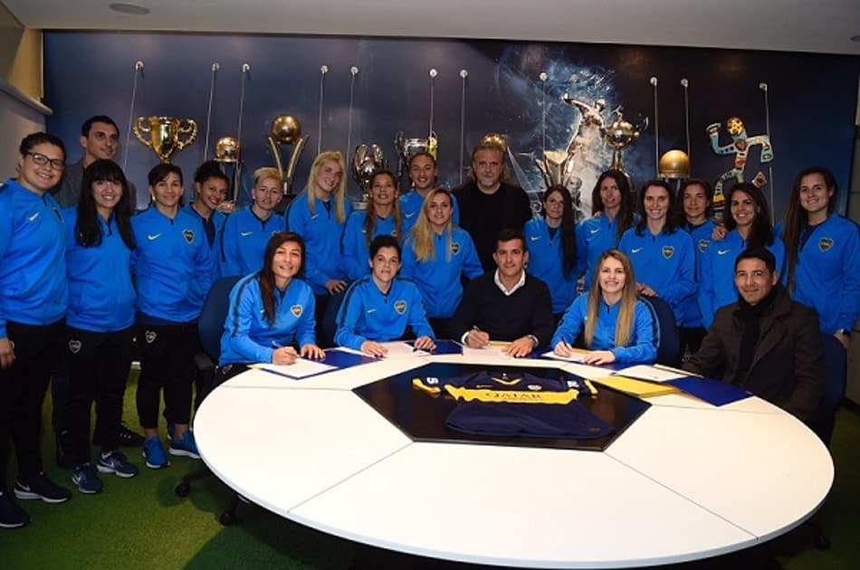 Futebol feminino se torna modalidade profissional no Boca Juniors