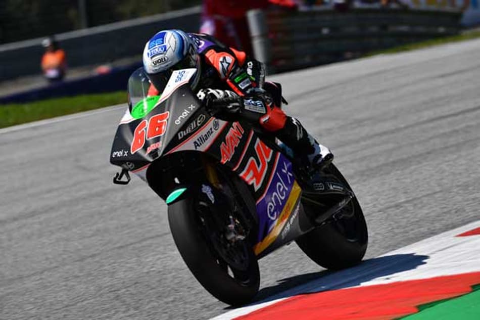 Niki Tuuli lidera o Dia 1 da MotoE marcado por incêndio em Österreich; brasileiro Eric Granado caiu
