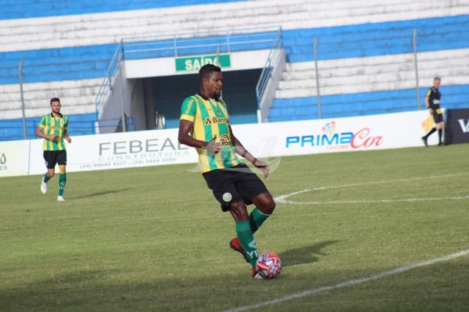 Léo Kanu destaca objetivo do Ypiranga na Série C: 'Queremos nos manter no G4'