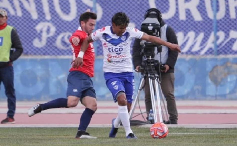 Jorge Wilstermann vence fora de casa e segue líder do Clausura boliviano