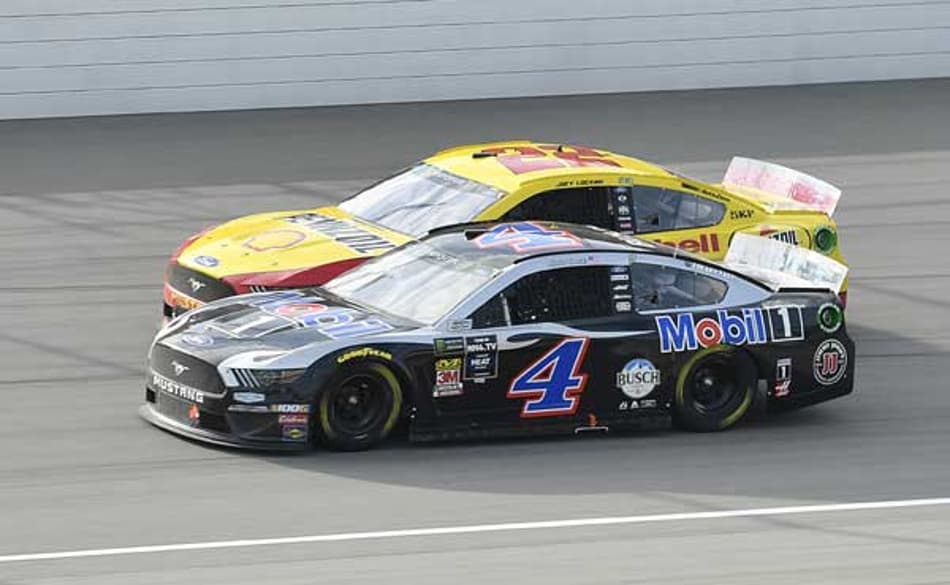 NASCAR: Com boa estratégia, Kevin Harvick conquista a etapa de Michigan