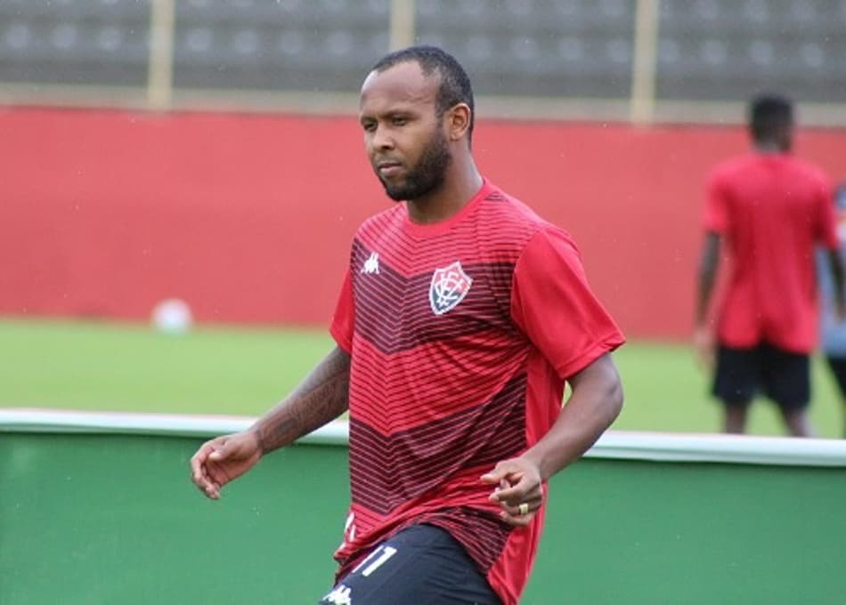 Vitória ganha baixa para duelo contra o CRB