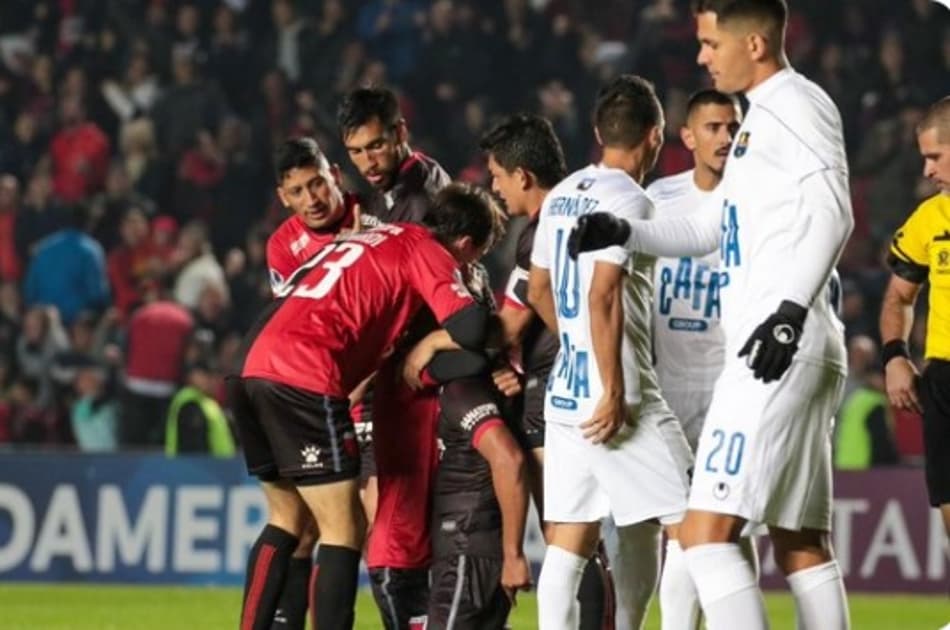 No caminho do Galo! Colón massacra Zulia e está na semifinal da Sul-Americana