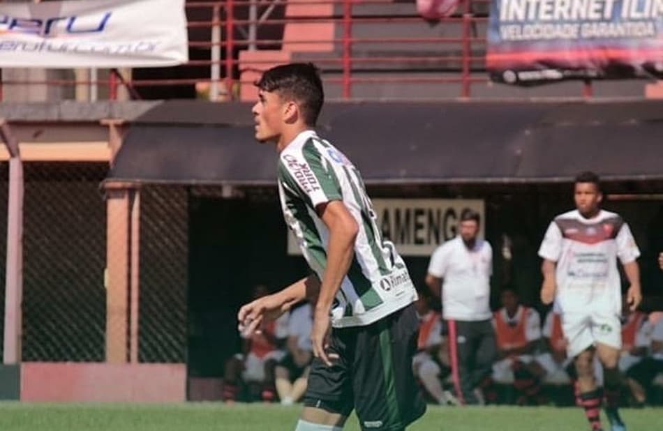 Zagueiro brasileiro viaja à Holanda para período de treinamentos no PSV