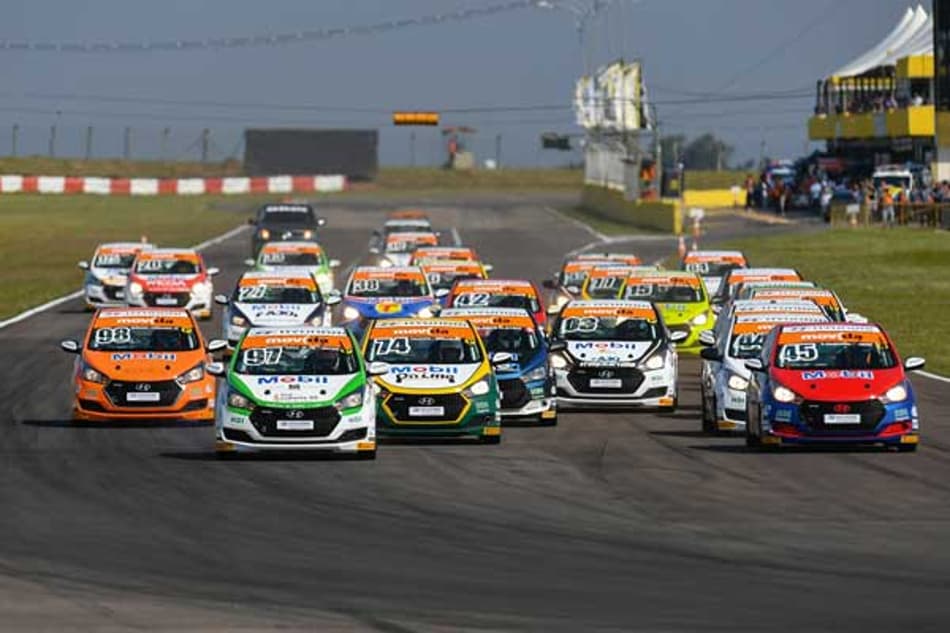 Copa HB20 estreia em Cascavel com 28 carros e 33 pilotos