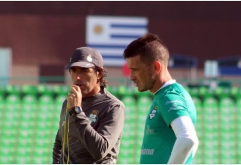 Técnico explode contra o VAR no futebol mexicano