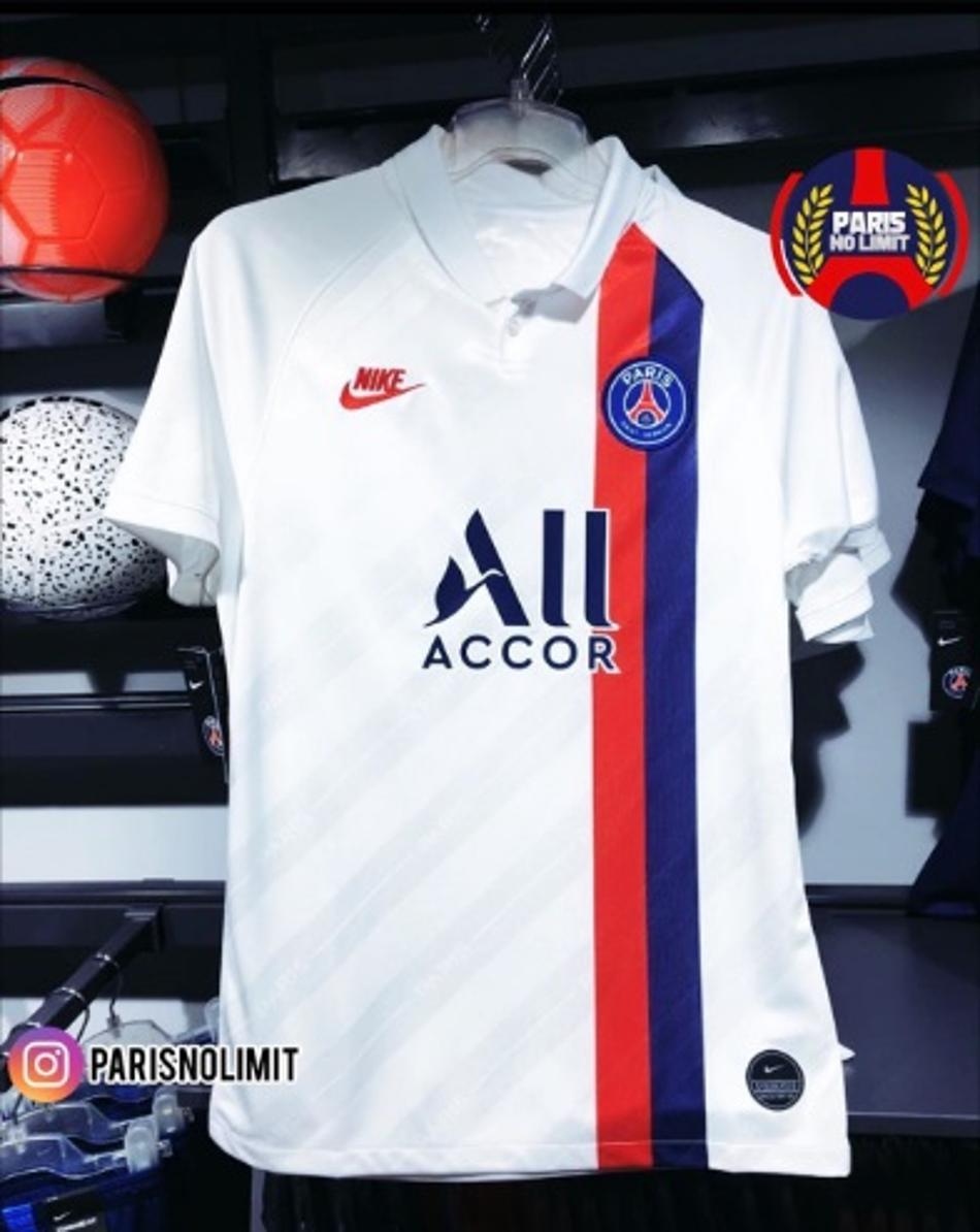 Novas camisas 3 do Paris Saint-Germain e do Tottenham têm fotos publicadas
