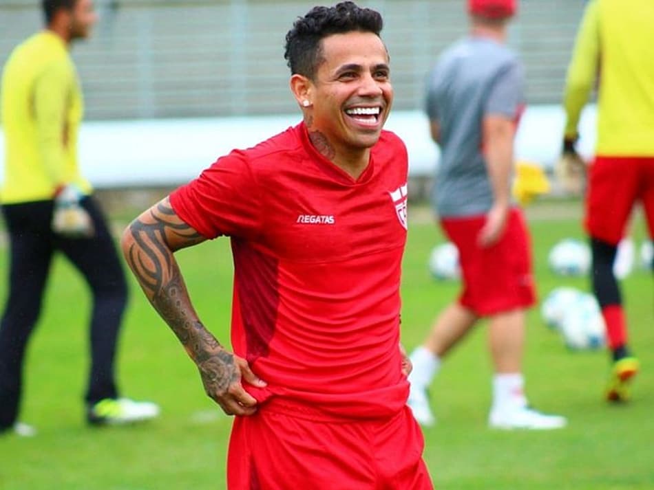 Sequência de jogos sem vencer no Rei Pelé é minimizada por Élton