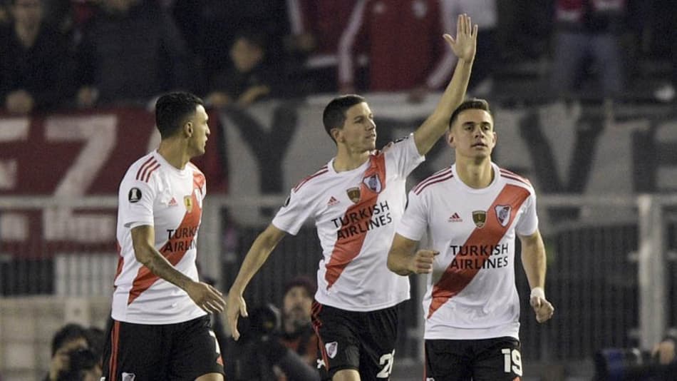 Com dois gols de pênalti, River Plate abre vantagem diante do Cerro Porteño