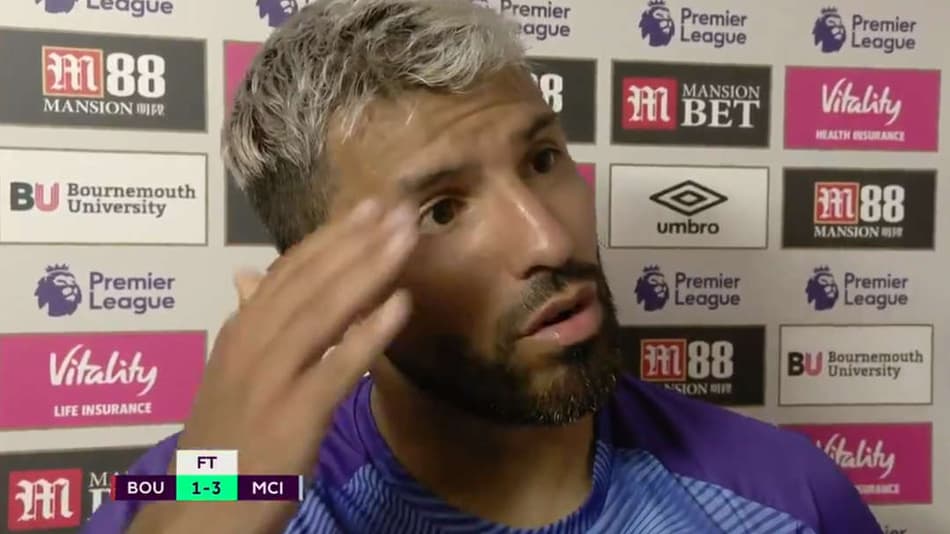 Após atingir marca histórica, Aguero tem reação inusitada durante entrevista