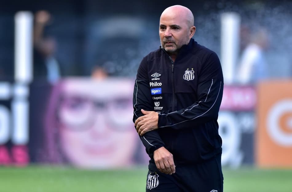 Sampaoli faz mistério em treino do Santos antes de enfrentar a Chape