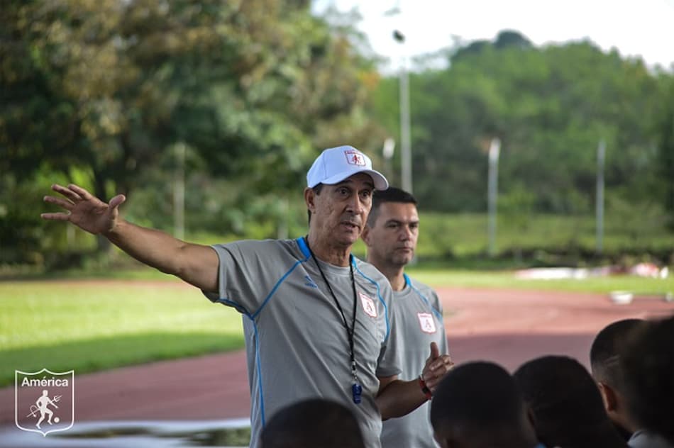 ‘Quebrei mais um paradigma’, diz primeiro técnico brasileiro a se sagrar campeão colombiano