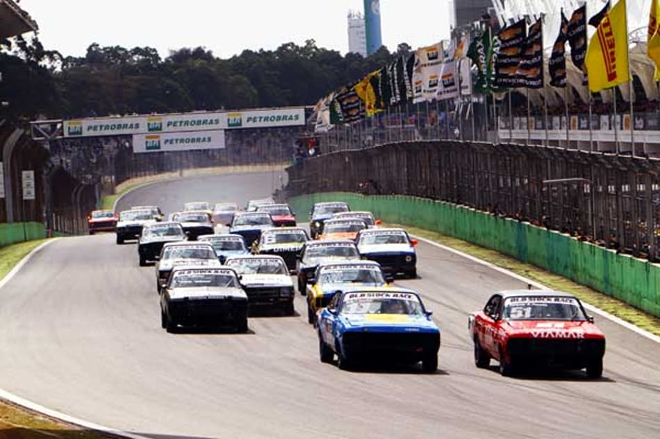 Rodrigo Pimenta e Rafael Lopes vencem a quinta etapa da Old Stock Race