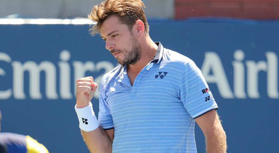 Wawrinka vira batalha de mais de duas horas na estreia na Antuérpia