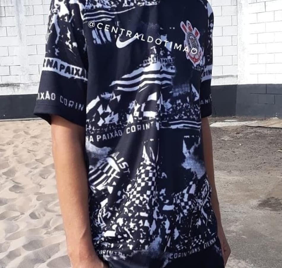 Nova camisa 3 do Corinthians, que recorda ‘invasões’ da torcida, tem fotos publicadas