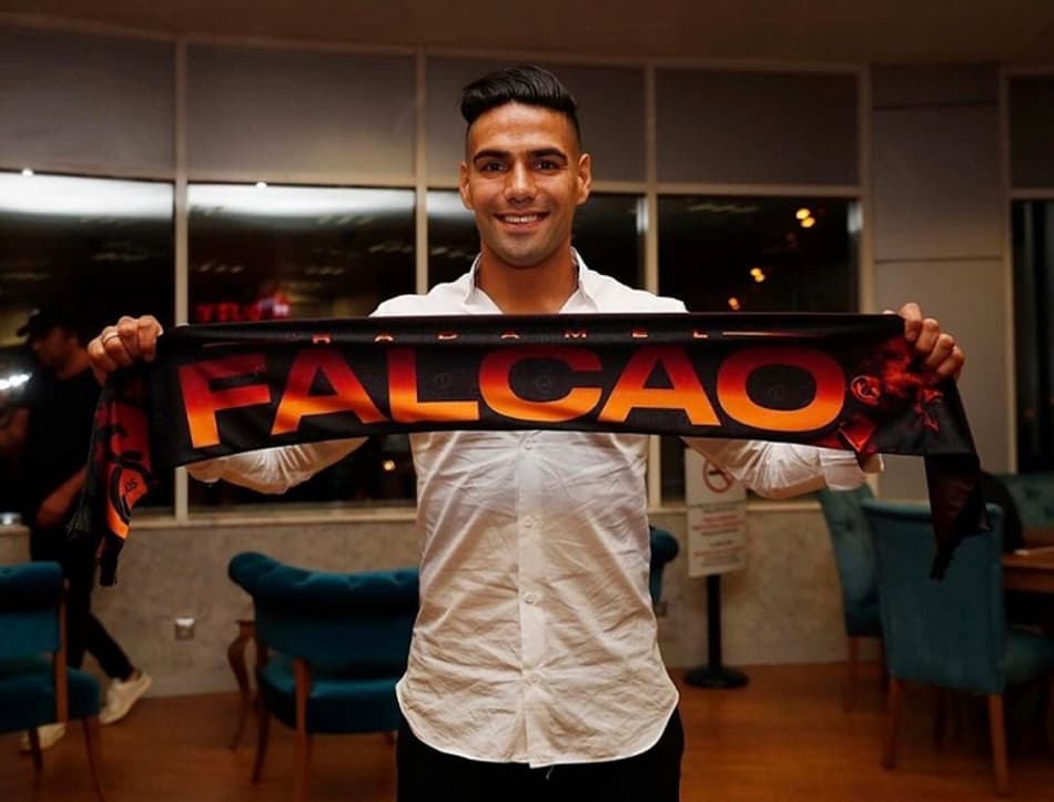 Falcao García tem recepção apoteótica na Turquia; Confira