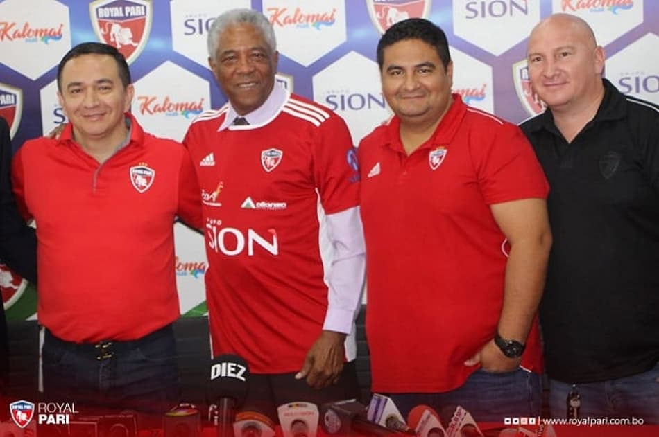 Técnico de duas Copas do Mundo assume novo desafio na América do Sul